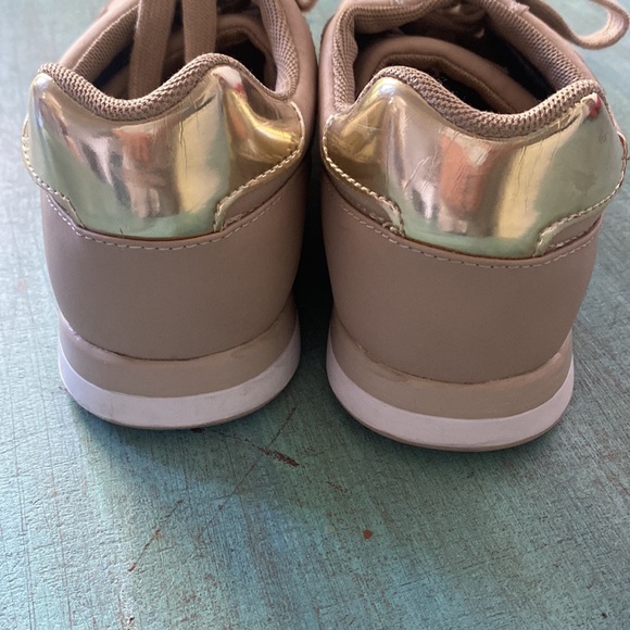 Guess GBG LOS ANGELES JERYL SNEAKER (8.5) - Picture 4 of 9